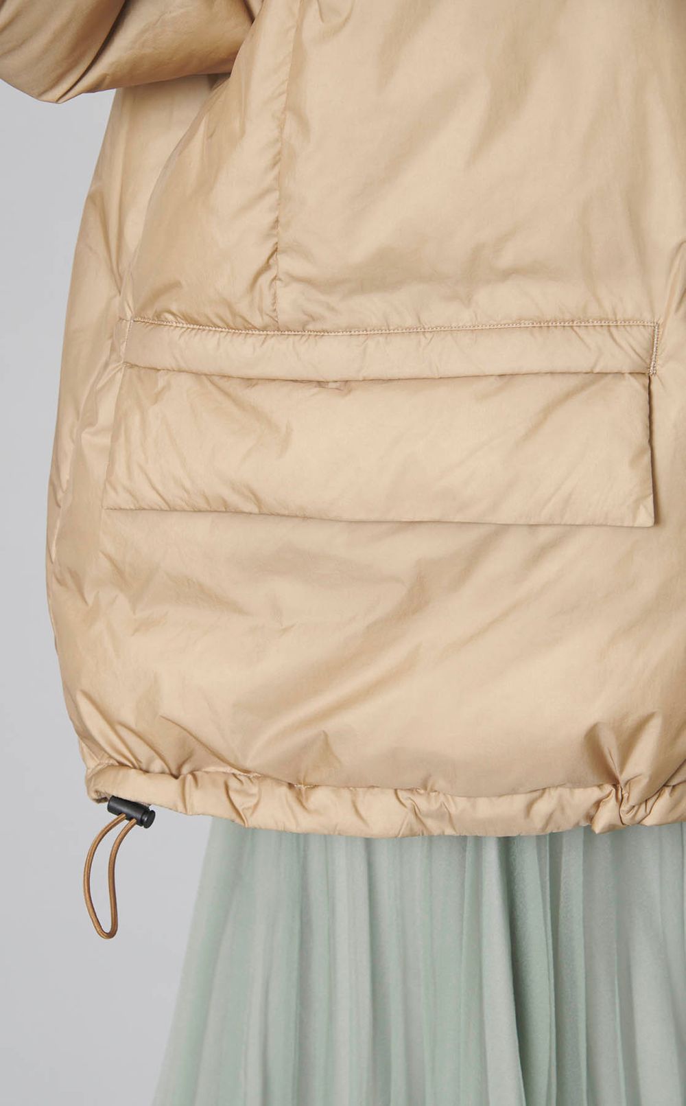 スーパーライトアウトドアフードダウン