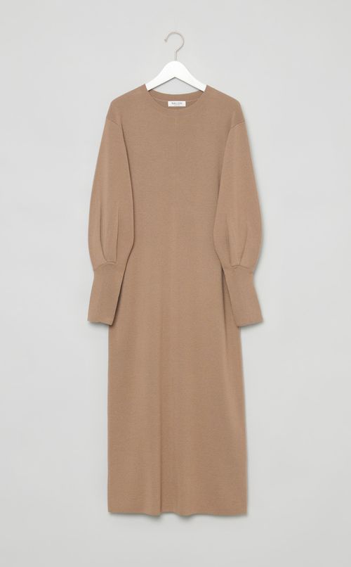 ボリュームスリーブニットワンピース