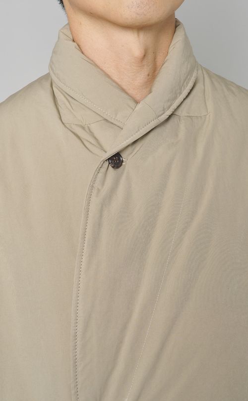 タフタガウンコート