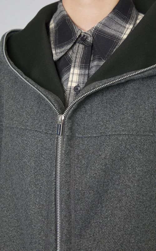 フーディジップパーカー