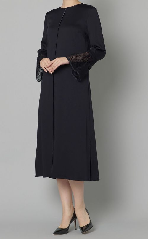 レースカフスサテンワンピース