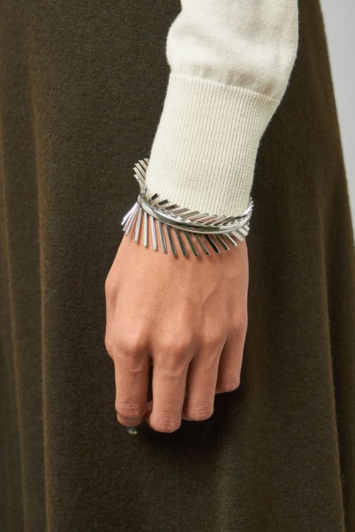 フェザーモチーフバングル