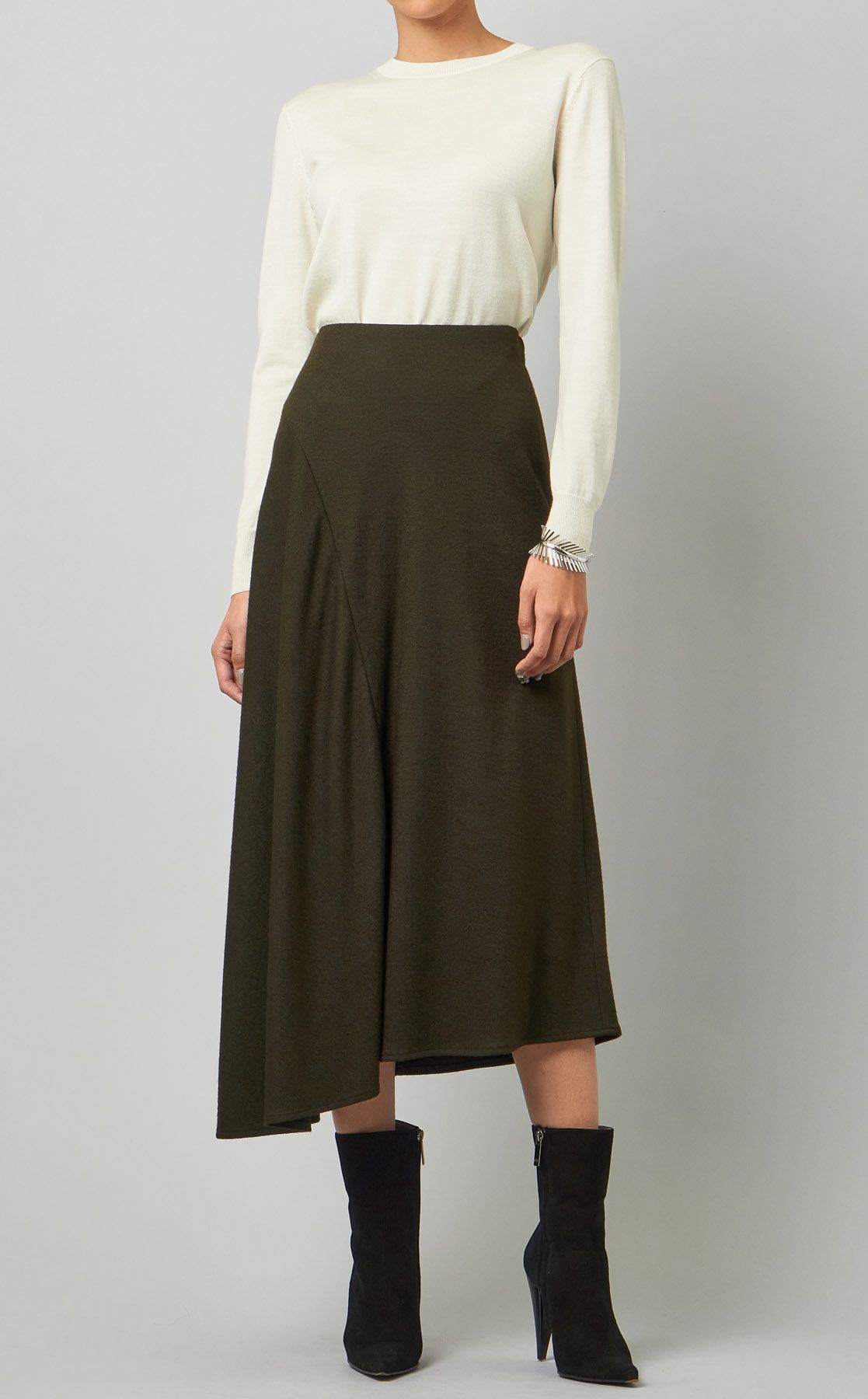 【存在感抜群☆フェザーモチーフ】★CHANEL★バングル fit=scale-down,w=1200
