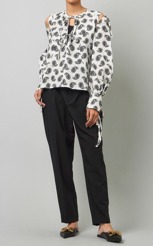 ペイズリーショルダースリットブラウス