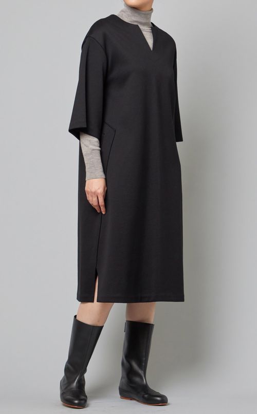 キーネックフレアワンピース