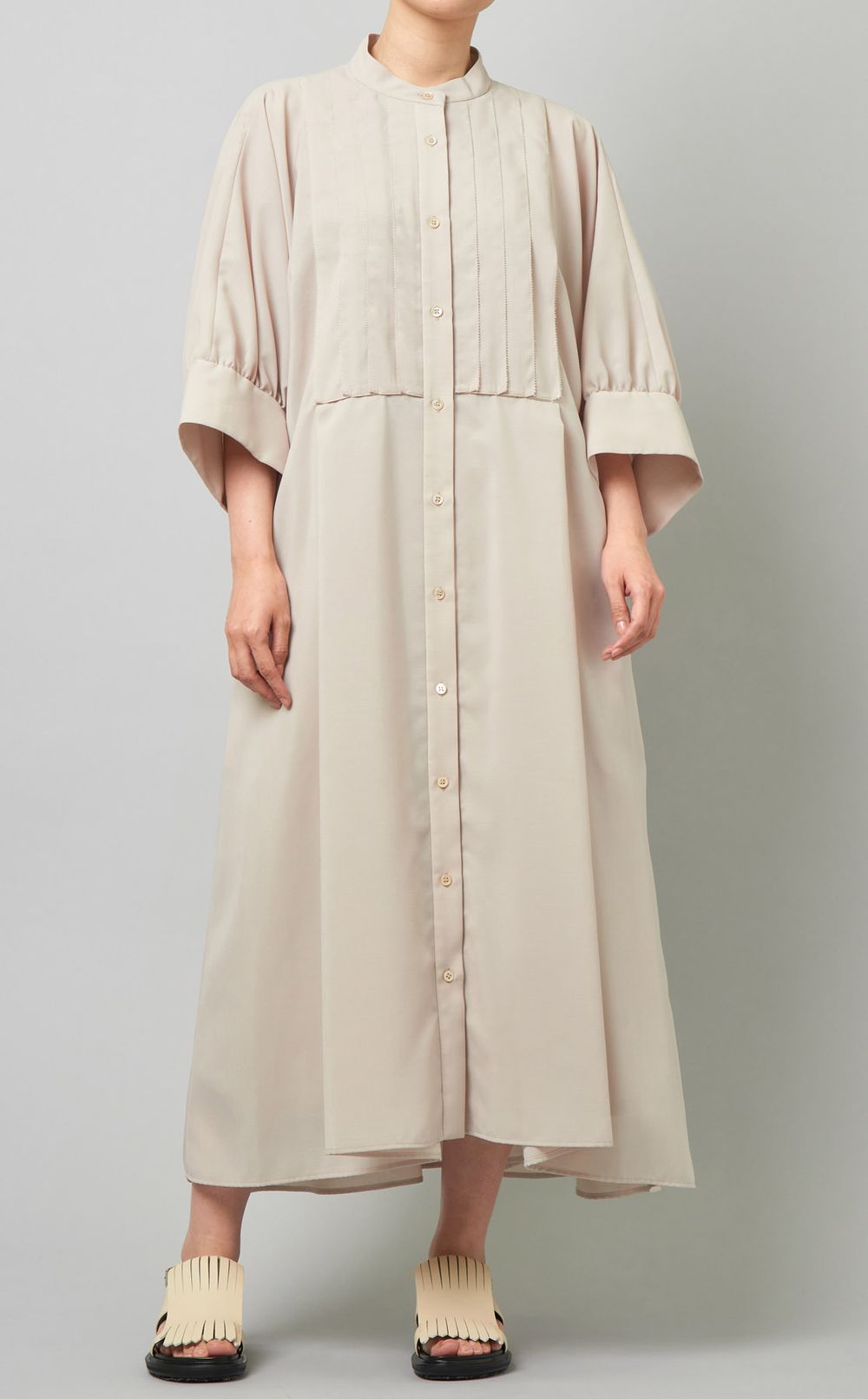 スタンドカラータックワンピース