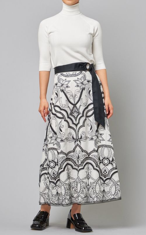 フラワー刺繍フレアスカート