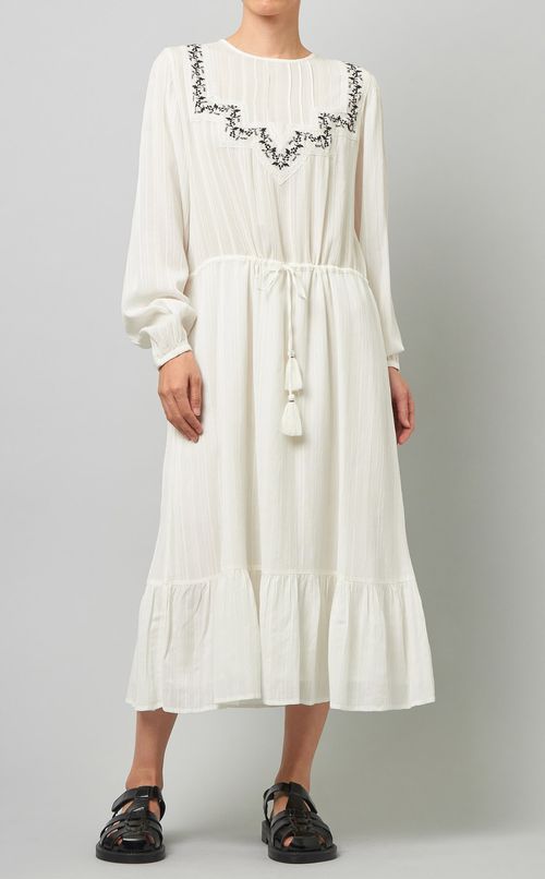 フロント刺繍フレアワンピース