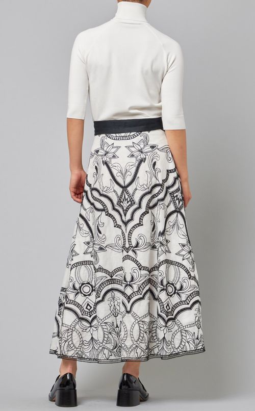 フラワー刺繍フレアスカート