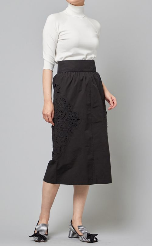 フラワーカットワークギャザースカート