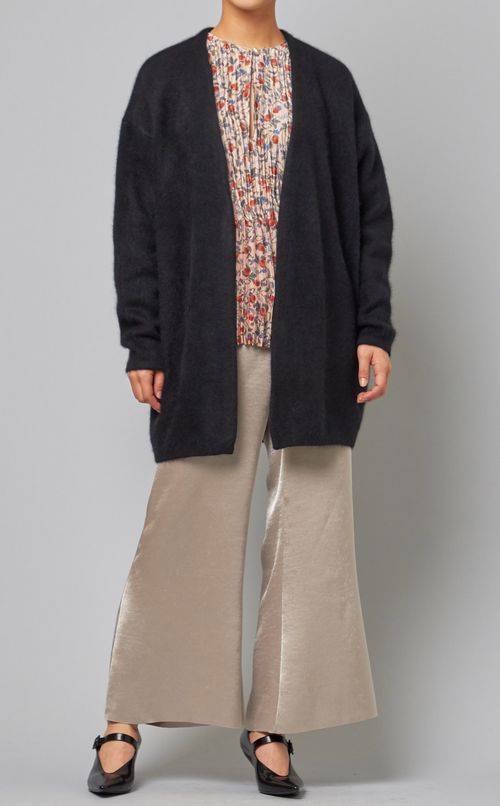 サテンフレアーパンツ