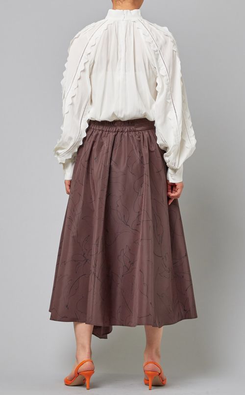 アシンメトリーフラワーモチーフスカート