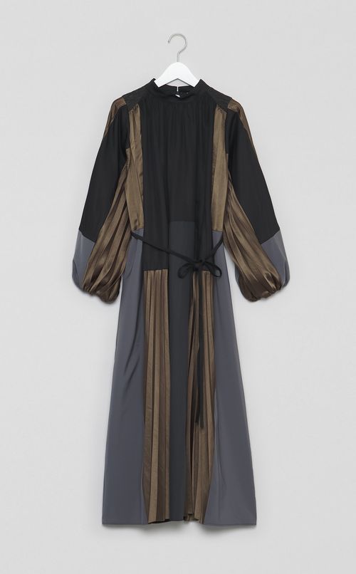 【reADdress】HIGH-NECK PANELED DRESS