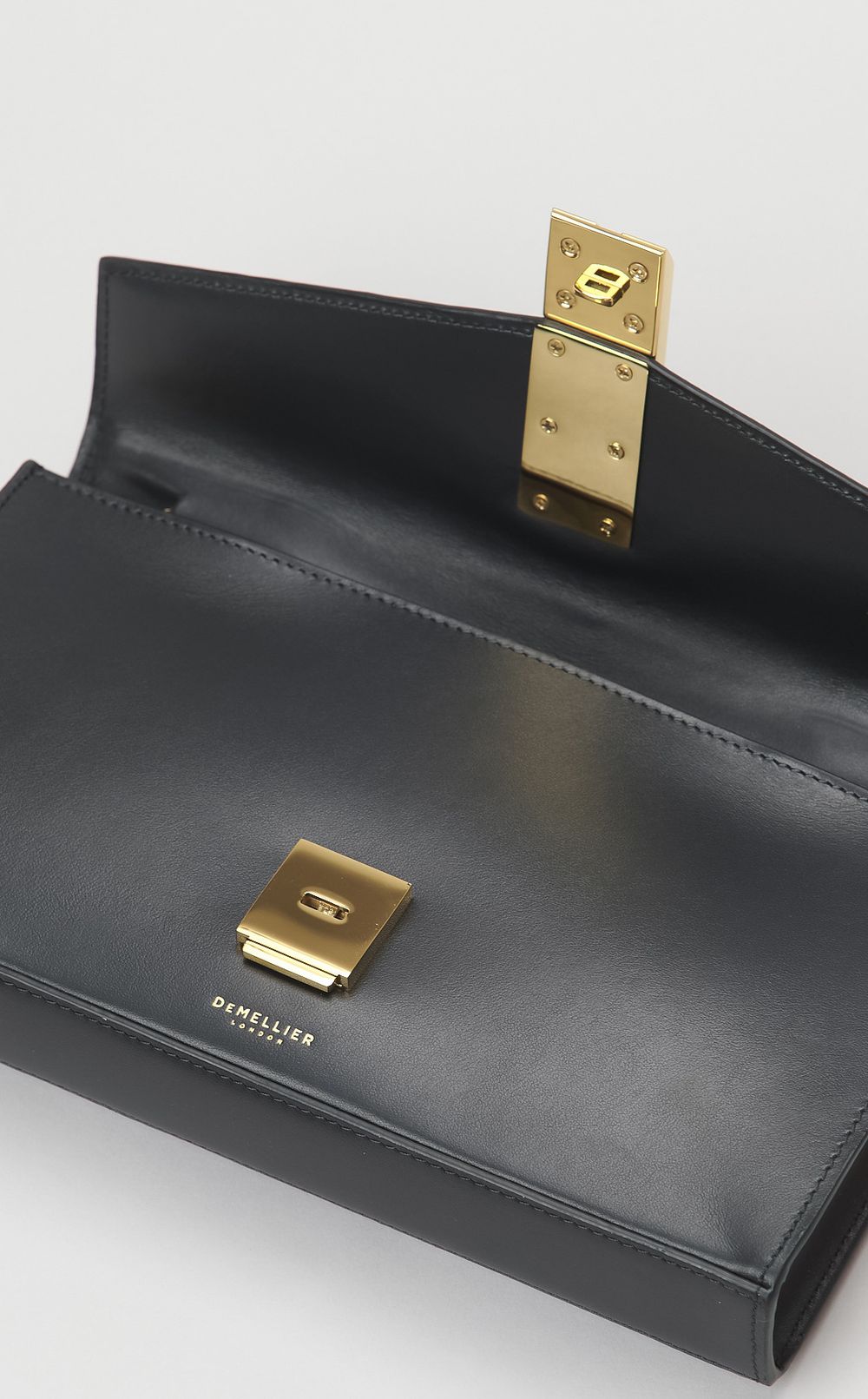 VANCOUVERクラッチバッグ