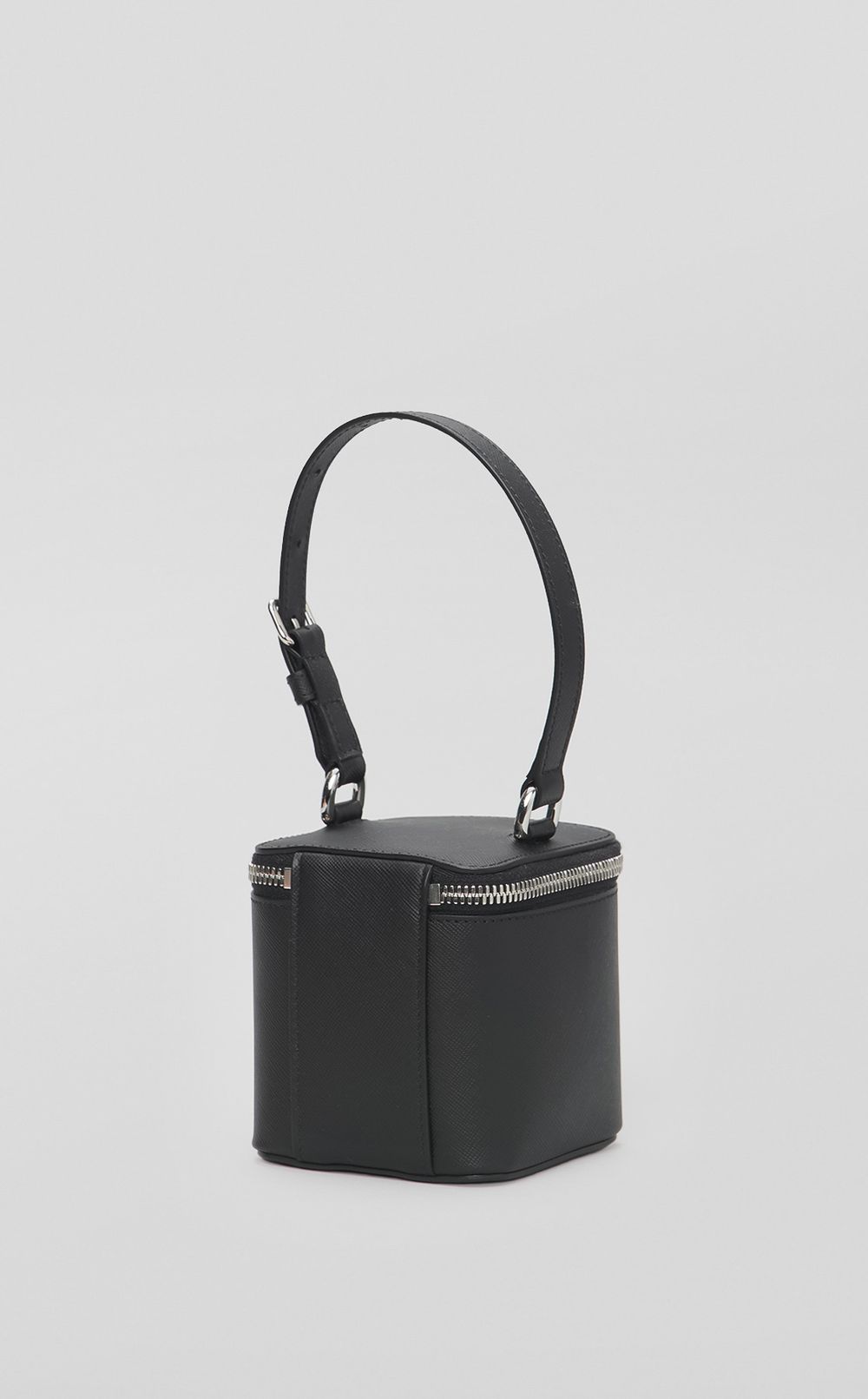 マイクロキューブレザーハンドバッグ