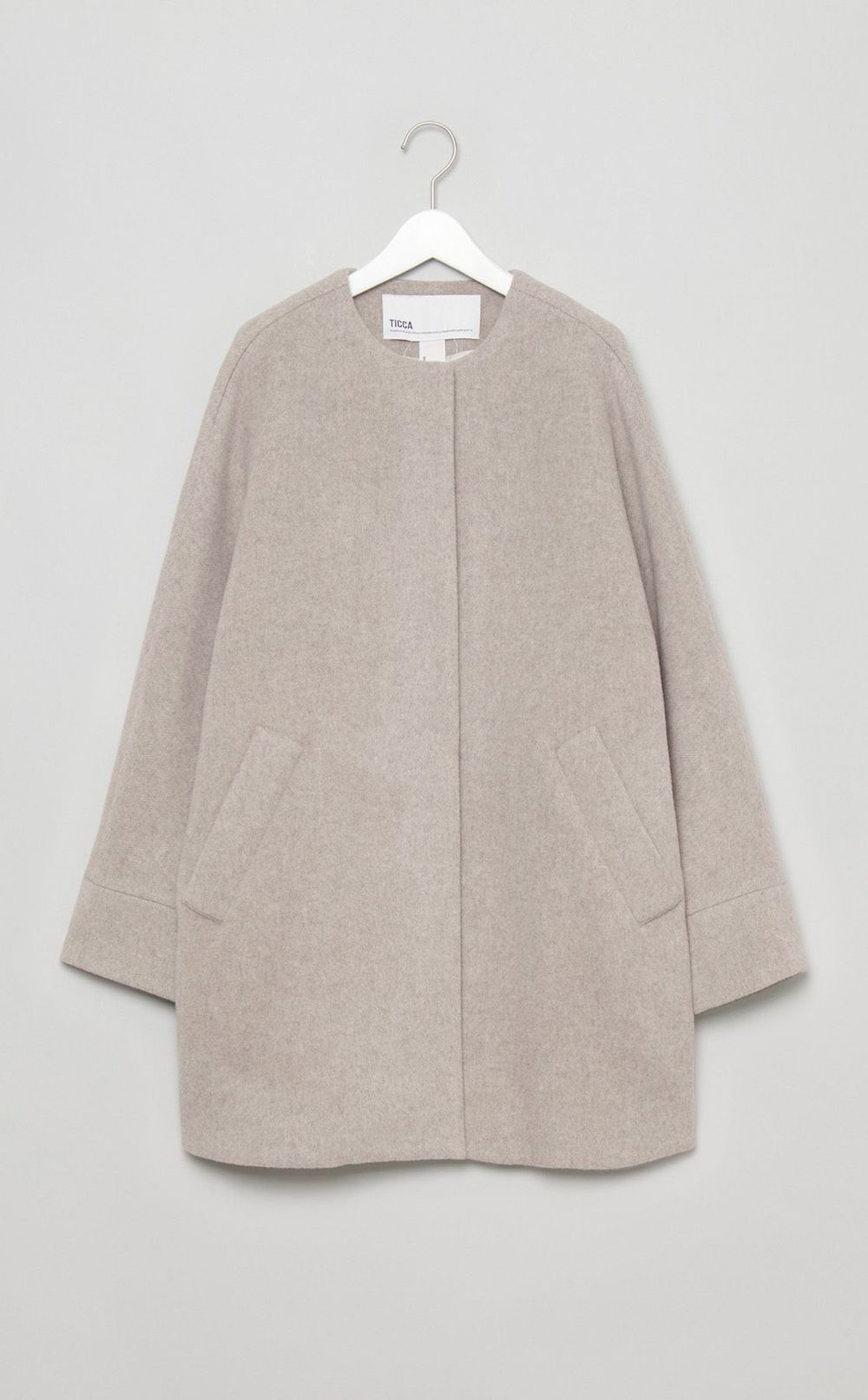 ノーカラーテントコート