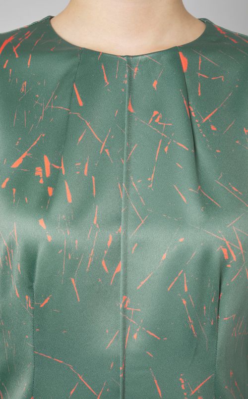 ストレートサテンプリントワンピース