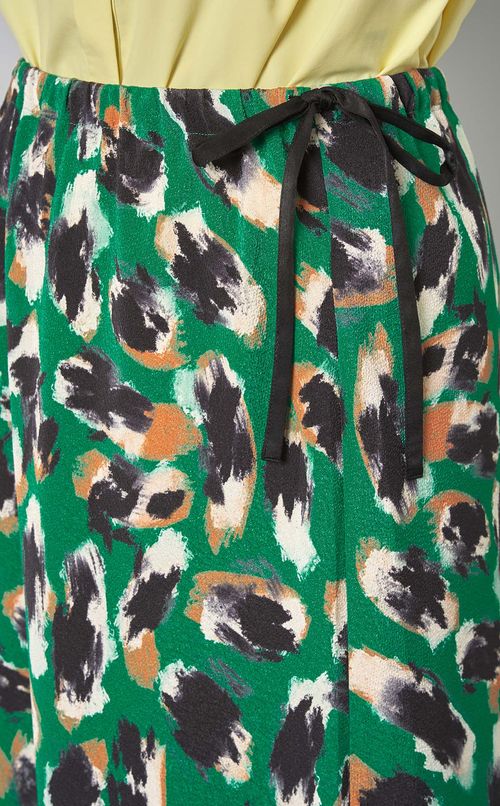 ペイント柄セミフレアスカート