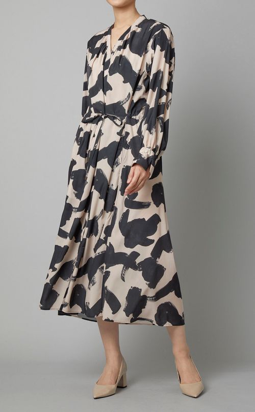 Vネックプリントワンピース