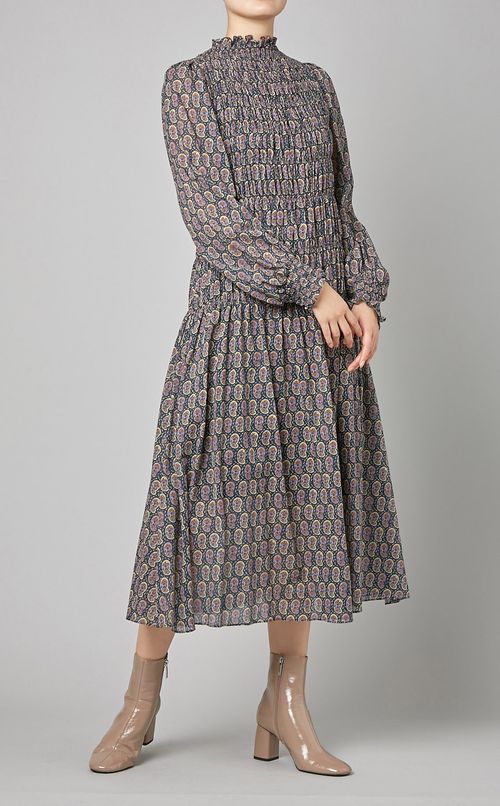 シャーリングワンピース