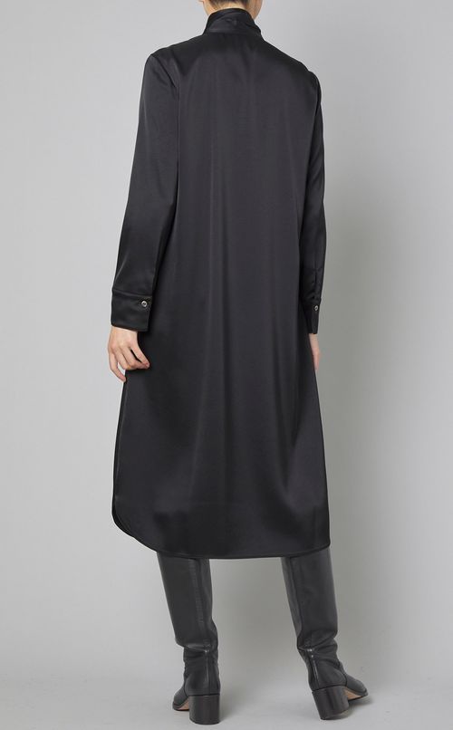 バンドカラーボウタイワンピース