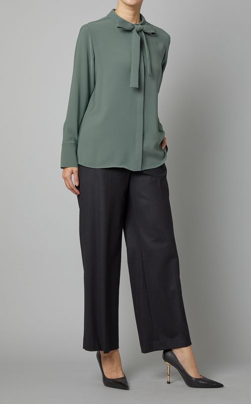 ボウタイスタンドネックブラウス