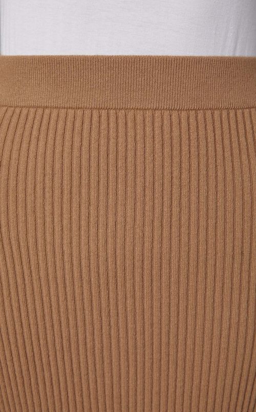 リブニットタイトスカート