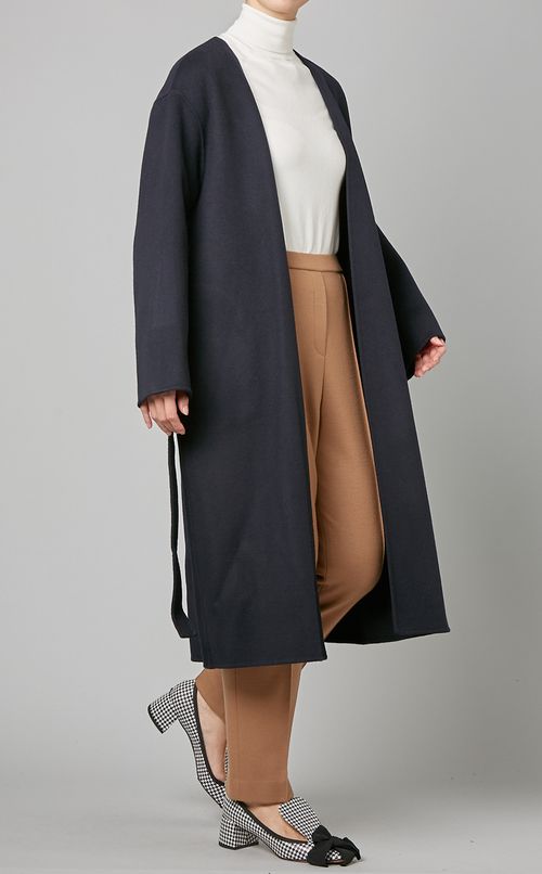 ピンタックスリムストレートパンツ