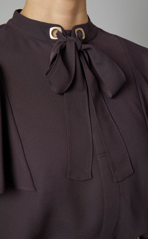 ボウタイ付きケープブラウス