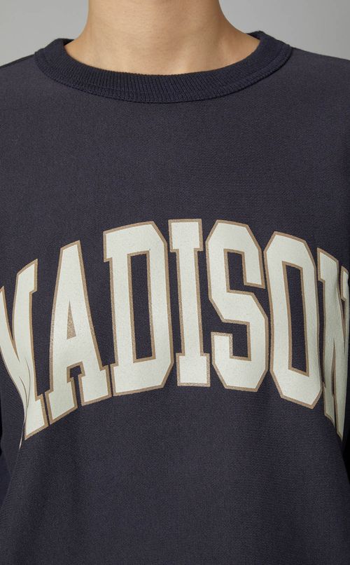 ビッグシルエットプルオーバー