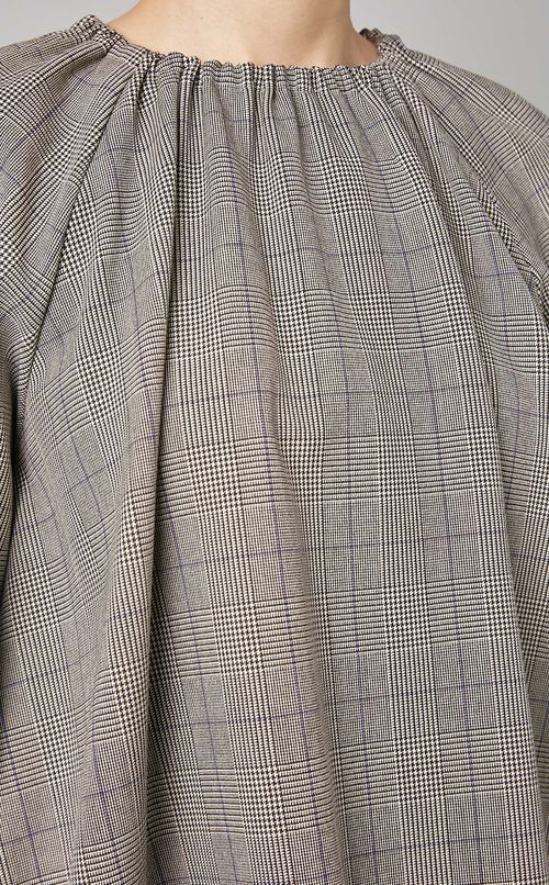 バックジップシャーリングブラウス