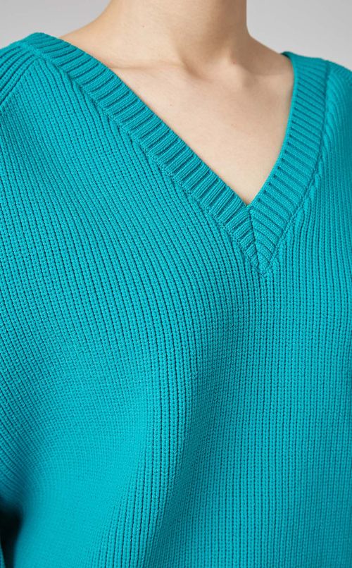 Vネックニットプルオーバー