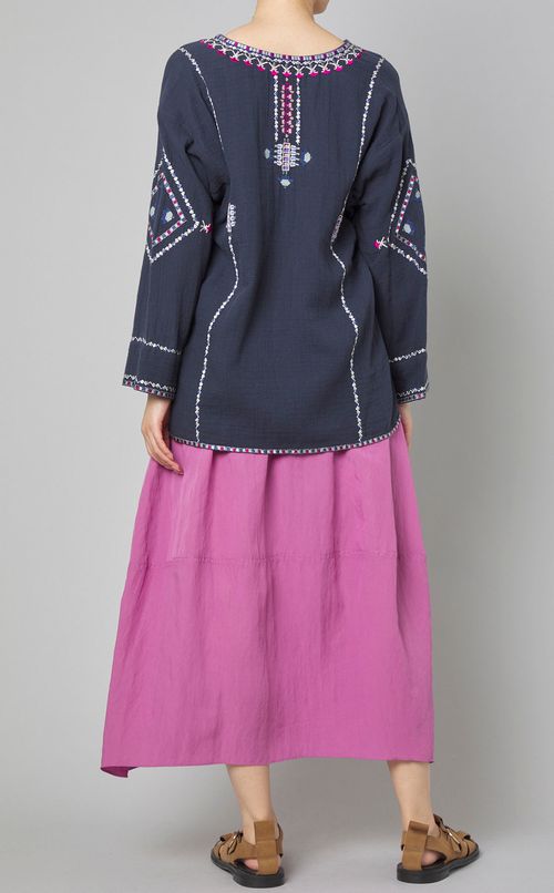 エンブロイダリースモックブラウス