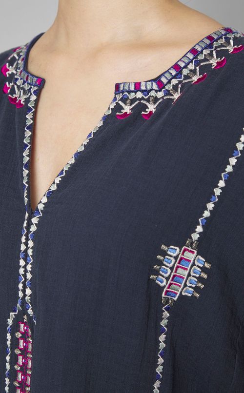 エンブロイダリースモックブラウス