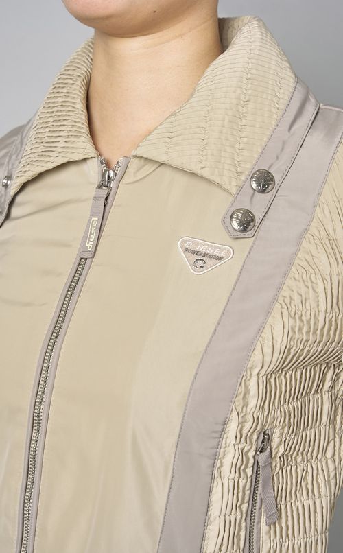 ナイロンシャーリングタイトブルゾン