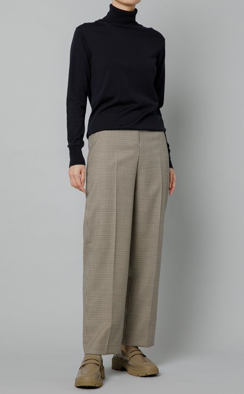 ストレッチストレートパンツ