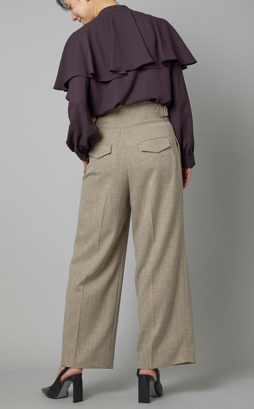 ボウタイ付きケープブラウス