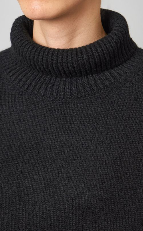 ウールハイネックニットプルオーバー