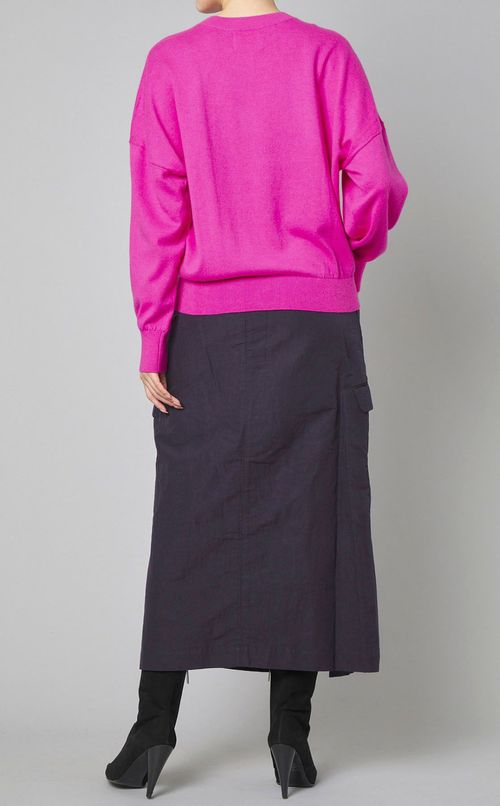 クルーネックロゴプルオーバーニット