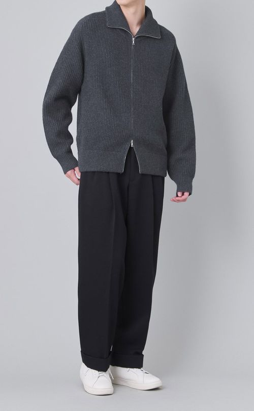 ドライビングニットブルゾン