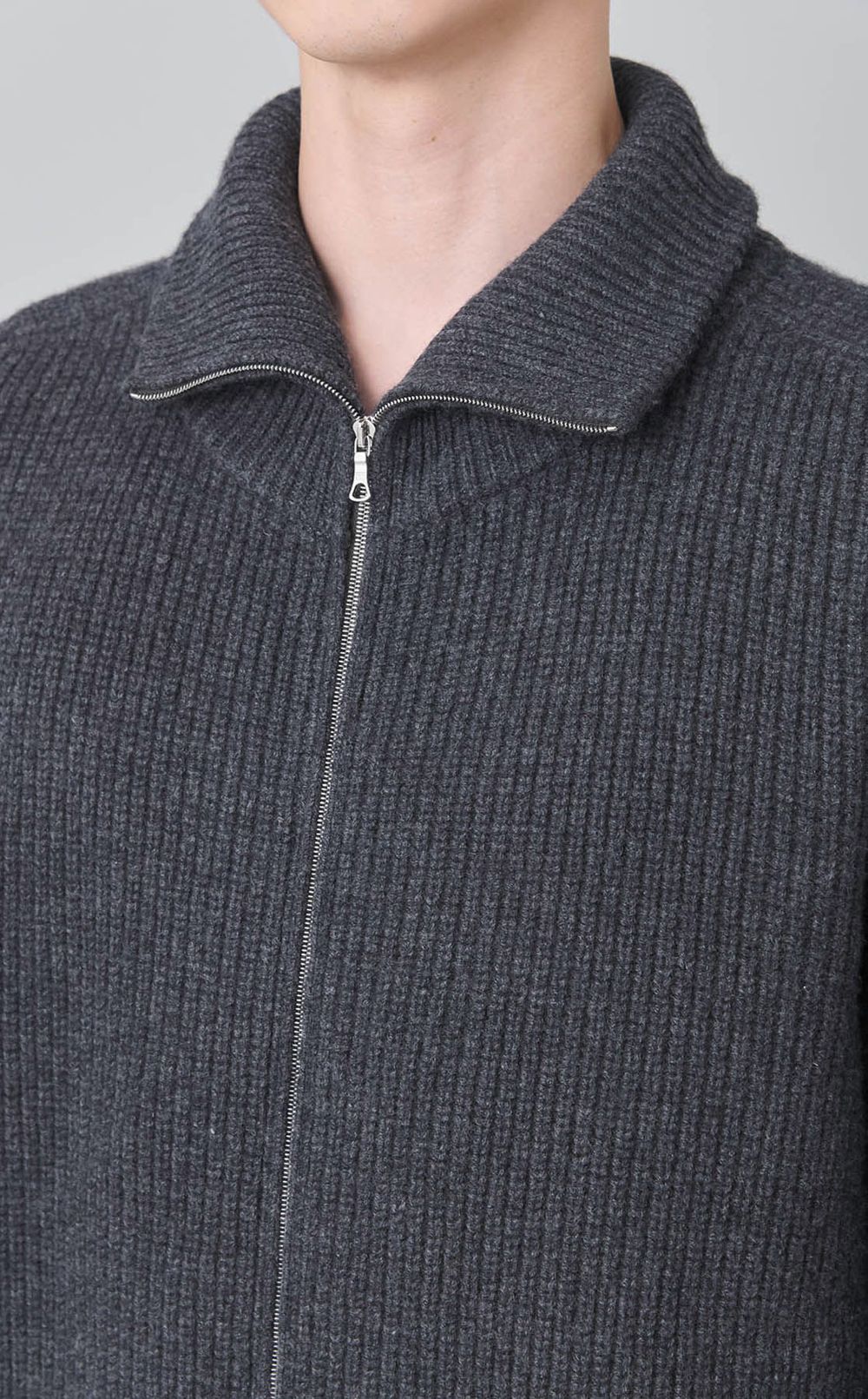 ドライビングニットブルゾン