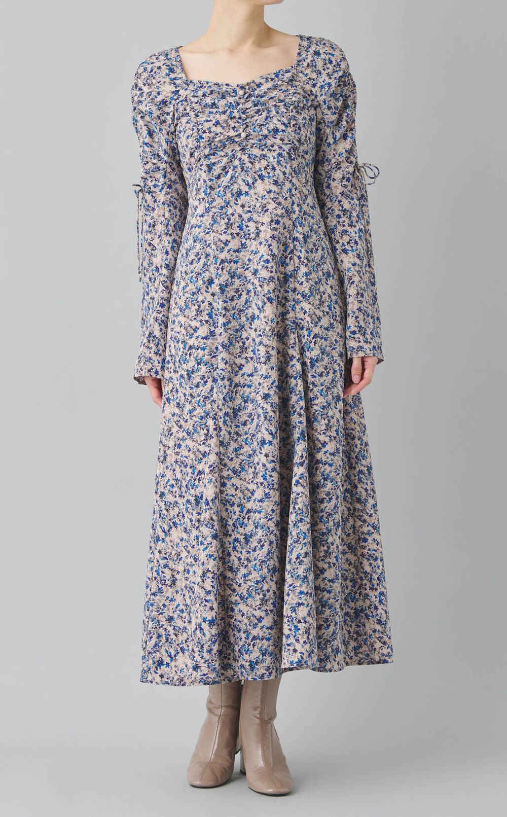 パフスリーブリボンプリントワンピース