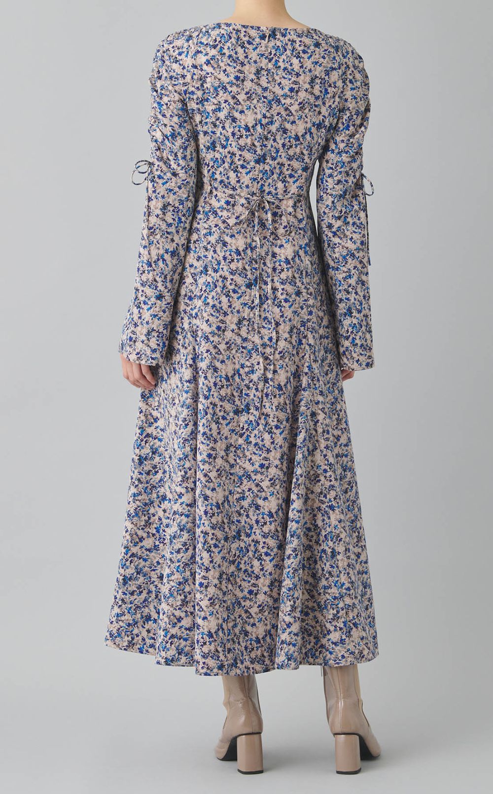 パフスリーブリボンプリントワンピース