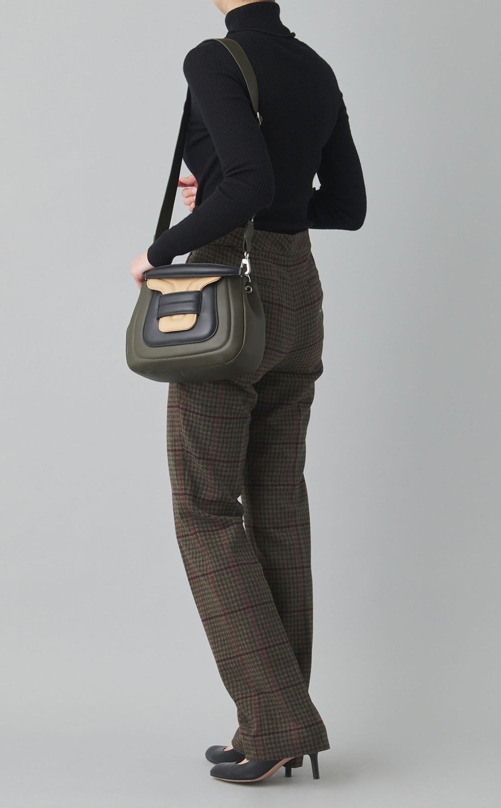 ALPHA PADレザーショルダーバッグ