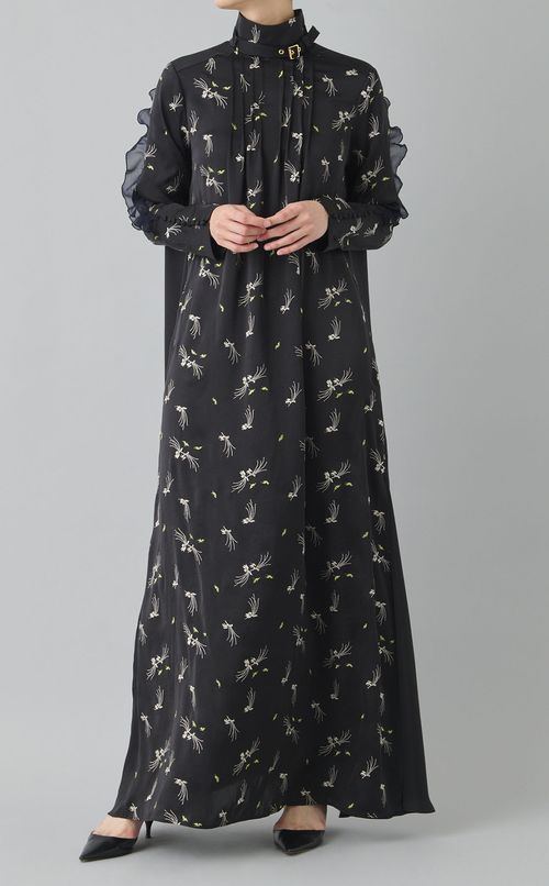 サテン刺繍ギャザードレス