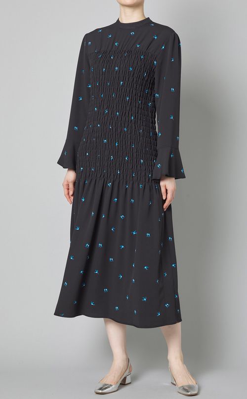 ツバメプリントギャザーワンピース