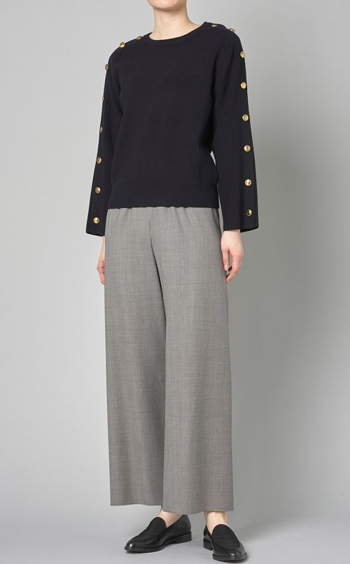 ゴールドボタンスリーブニット