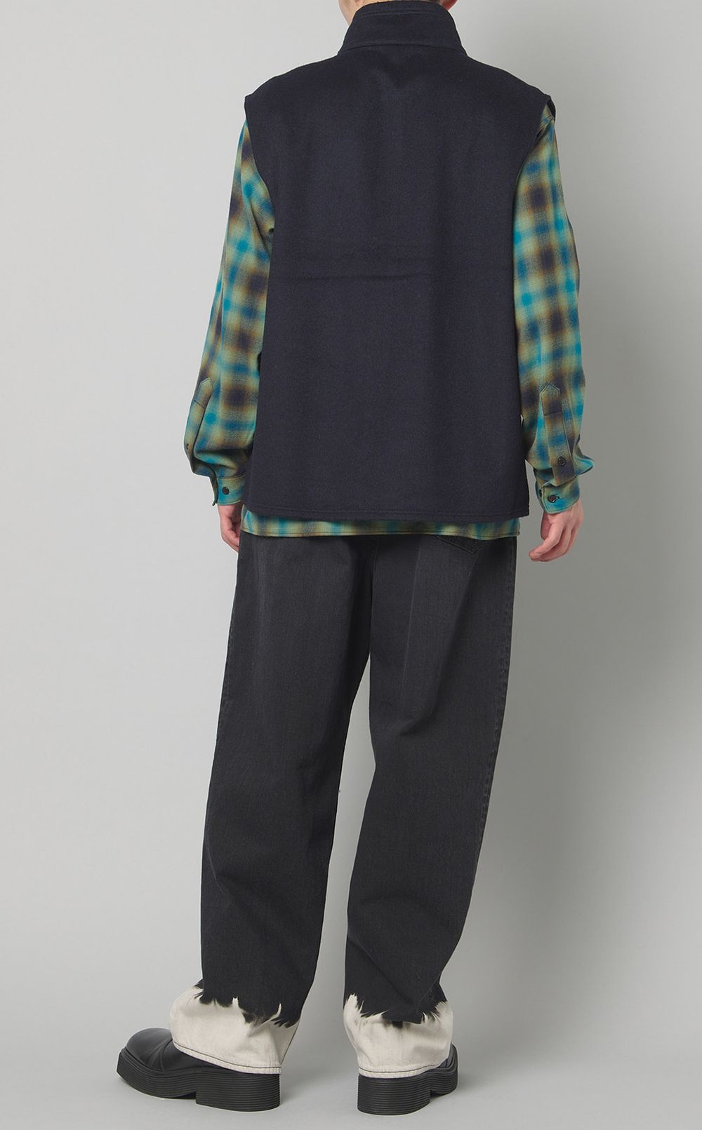 ウールシルクジップアップベスト