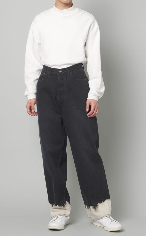 ルーズストレートフィットジーンズ