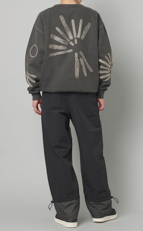 グラフィッククルーネックスウェット